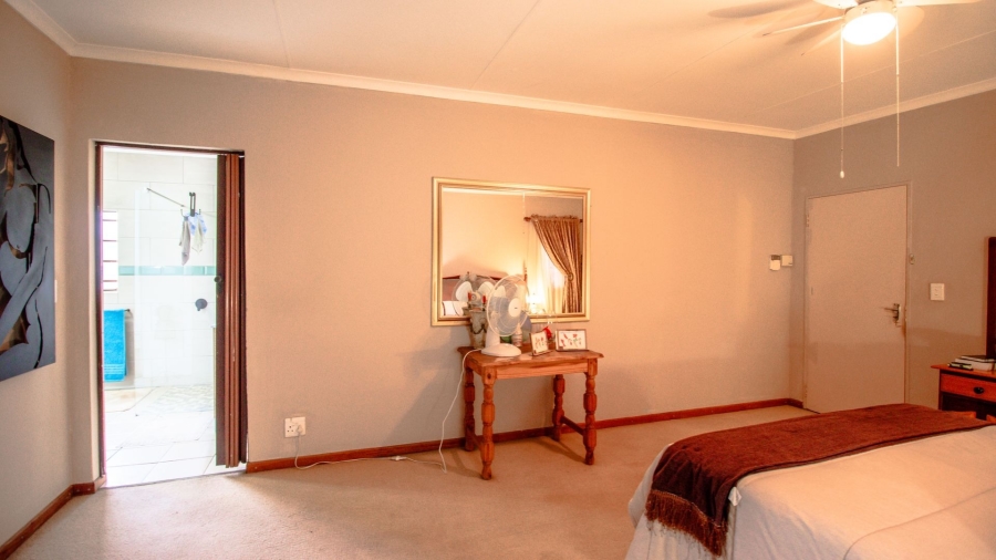 4 Bedroom Property for Sale in Olifantsnek North West